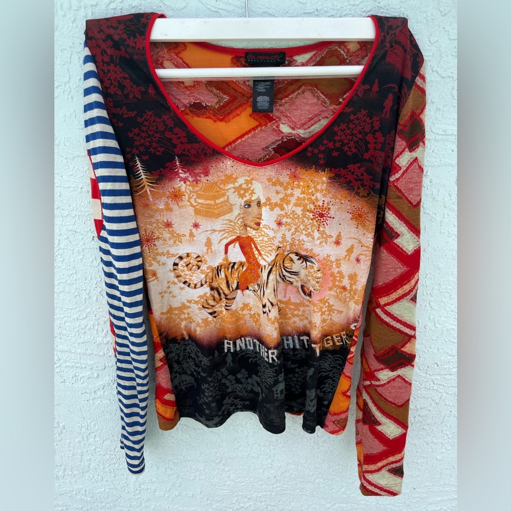 Beautiful Vintage Custo Barcelona White Tiger Long-sleeved Top.